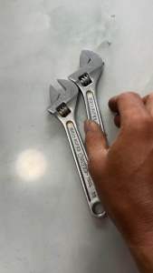 Mỏ lết Top dài 15cm.