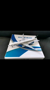Pakistan International Airlines PIA Boeing 777 20 cm Diecast Airplane Model with Landing Gears & Display Stand