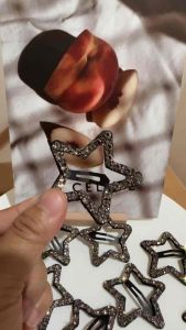 กิ๊ฟติดผม กิ๊ฟเพชร กิ๊ฟดาว กิ๊ฟน่ารักๆ กิ๊ฟวิ๊งๆ พร้อมส่ง ผลิตภัณฑ์บริเวณ 30 กรัม