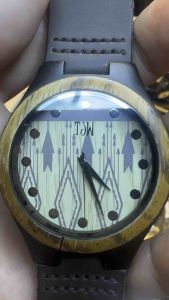 Đồng hồ đeo tay nam bằng gỗ tự nhiên thuộc thương hiệu TJW (Tree & Jack Wood) size 45mm máy Singapore dây da xịn đáy vít ốc chống nước