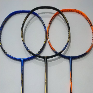 RAKET BADMINTON LINING WINDSTROM 74 / 30 LBS BONUS TAS & GRIP