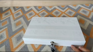 laci kasir putih / brankas / tempat uang ada kunci