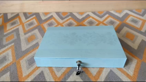 laci kasir biru / brankas / tempat uang ada kunci