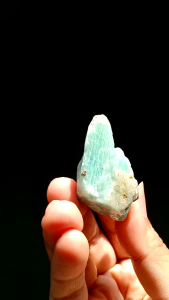 Amazonite อมาโซไนต์ น้ำหนัก 33 กรัม หินดิบ เขียวอมฟ้า หินธรรมชาติ หินสะสม