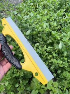 Gạt Kính Gạt Nước Xe Ô Tô 30Cm Tay Cầm Chữ D Tiện Lợi - Phụ Kiện Xe Hơi