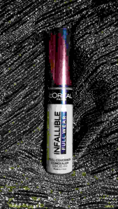 Loreal concealer ส่งต่อ 100.- จาก ฿379.- ยังไม่แกะ มี 2 ตีหมดอายุค่ะ ฆ่าเชื้อก่อนส่ง