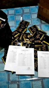 SEHARI JADI CEPAT KIRIM SELEPANG WISUDA KAIN bahan BLUDRU 2 LAPIS Selempang Wisuda Eksclusif Murah SELEMPANG WISUDA PITA/ RENDA BORDIR KOMPUTER SELEMPANG SIAP PAKAI BISA CUSTOM NAMA SIAP PAKAI DAN SUDAH ADA PEREKAT GARANSI 100%