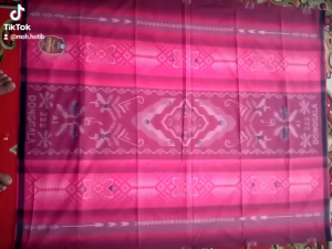 Sarung Donggala Sakura Grosir & Ecer (Partai)\\n\\nSarung Donggala Sakura adalah salah satu produk fashion tradisional yang populer di Indonesia. Dengan desain yang unik dan beragam, sarung ini menjadi pilihan yang tepat bagi mereka yang mencari kenyamanan dan keindahan dalam penampilan sehari-hari. Di sini, kita akan membahas lebih lanjut tentang sarung Donggala Sakura, termasuk ukuran dan kuantitas, desain, keuntungan memilih sarung Donggala Sakura grosir dan ecer, serta cara memilih sarung Donggala Sakura yang tepat.\\n\\n Apa Itu Sarung Donggala Sakura?\\n\\nSarung Donggala Sakura adalah sarung tradisional yang berasal dari Donggala, Sulawesi Tengah, Indonesia. Sarung ini memiliki desain yang unik dengan motif bunga sakura yang indah dan elegan. Motif bunga sakura tersebut mencerminkan keindahan alam dan budaya Jepang, yang telah menjadi inspirasi bagi banyak seniman dan desainer di Indonesia.\\n\\n Ukuran dan Kuantitas Sarung\\n\\nSarung Donggala Sakura tersedia dalam berbagai ukuran dan kuantitas, sehingga Anda dapat memilih yang sesuai dengan kebutuhan Anda. Ukuran sarung ini biasanya berkisar antara 150 cm hingga 200 cm panjangnya, dengan lebar sekitar 100 cm. Jika Anda memesan dalam jumlah besar, seperti grosir, kami juga menyediakan kuantitas yang dapat disesuaikan dengan permintaan Anda.\\n\\n Desain Sarung Sakura\\n\\nDesain sarung Donggala Sakura memiliki keunikan tersendiri dengan motif bunga sakura yang indah dan elegan. Motif ini mencerminkan keindahan alam dan budaya Jepang, yang telah menjadi inspirasi bagi banyak seniman dan desainer di Indonesia. Selain itu, sarung ini juga tersedia dalam berbagai warna, seperti merah, biru, hijau, dan ungu, sehingga Anda dapat memilih yang sesuai dengan selera dan gaya Anda.\\n\\n Keuntungan Memilih Sarung Donggala Sakura Grosir & Ecer\\n\\nMemilih sarung Donggala Sakura grosir dan ecer memiliki banyak keuntungan, seperti:\\n\\n Sarung Donggala Berkualitas\\n\\nSarung Donggala Sakura adalah produk berkualitas tinggi yang terbuat dari bahan-bahan pilihan. Kami memastikan bahwa setiap sarung yang kami produksi memiliki kualitas yang baik dan tahan lama.\\n\\n Sarung Sakura untuk Acara\\n\\nSarung Donggala Sakura juga cocok digunakan untuk acara-acara formal atau semi-formal, seperti pesta pernikahan, resepsi, atau pertemuan bisnis. Desain dan warna yang indah membuat sarung ini menjadi pilihan yang tepat untuk menambah keindahan penampilan Anda.\\n\\n Cara Memilih Sarung Donggala Sakura yang Tepat\\n\\nBerikut adalah beberapa tips untuk memilih sarung Donggala Sakura yang tepat:\\n\\n Partai Sarung Donggala\\n\\nJika Anda memesan sarung Donggala Sakura dalam jumlah besar, seperti partai, pastikan untuk memilih ukuran dan kuantitas yang sesuai dengan kebutuhan Anda. Kami menyediakan berbagai pilihan ukuran dan kuantitas, sehingga Anda dapat memilih yang sesuai dengan permintaan Anda.\\n\\n Sarung Sakur Ecer\\n\\nJika Anda memesan sarung Donggala Sakura dalam jumlah kecil, seperti ecer, pastikan untuk memilih desain dan warna yang sesuai dengan selera dan gaya Anda. Sarung Donggala Sakura tersedia dalam berbagai desain dan warna, sehingga Anda dapat memilih yang sesuai dengan kebutuhan Anda.\\n\\nDengan memilih sarung Donggala Sakura grosir dan ecer, Anda tidak hanya mendapatkan produk berkualitas tinggi, tetapi juga penampilan yang indah dan elegan. Jadi, jangan ragu untuk memesan sarung Donggala Sakura sekarang juga!\n}