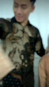 Sarimbit Kebaya Batik Keluarga Modern: Desain & Aksesori