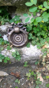 Tarikan Laci Lemari Kuningan Antik Motif Merry Pita 45 cm 1 Pcs