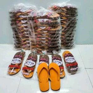 รองเท้าแตะสำหรับพระสงฆ์ รองเท้าหูคีบสีเหลือง ตราช้างคู่ลีวัฒนา พื้นหนา ใส่ทน เบาสบาย