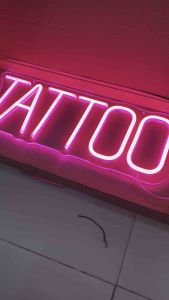 ป้ายไฟ ป้ายไฟร้าน ป้ายไฟตัวอักษร ป้ายไฟวิ่ง ป้ายไฟled ป้ายไฟ TATTOO (50x20cm)