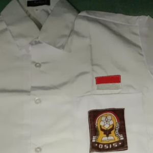 kemeja sekolah lengan pendek logo SMA+bendera