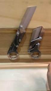 มีดพับพกพา ด้ามจับมีห่วง เปิดปิดสะดวก ใช้งานได้เอนกประสงค์