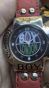 Đồng hồ nam hiệu BOY LONDON độc lạ cá tính size 355mm máy Singapore dáng độc Form lạ dây da kèm khóa zin nguyên bản