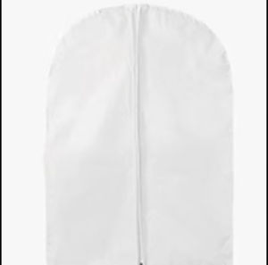 ถุงคลุมเสื้อสีขาวขุ่น ถุงคลุมเสื้อผ้า กันฝุ่นกันยับ มีซิปใช้งานง่าย ทำความสะอาดง่าย ช่วยให้ตู้เป็นระเบียบ