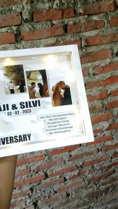 Photo box kayu cocok untuk berbagai momen seperti ulang tahun kelulusan kenang-kenangan teman serta kerabat pernikahan anniversary dll