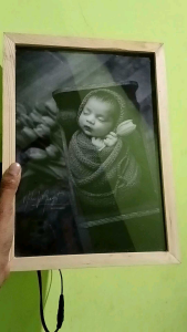 Dekorasi Ruangan Aesthetic dengan Light Painting dan Bingkai 3D Kayu Jati