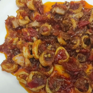 SAMBAL CUMI ASIN POTONG PEDAS BUMBU REMPAH ASLI TANPA PENGAWET 25 GRAM