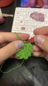 Xiaoyu Mami Store handmade crochet mini burger keychain