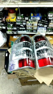 ไฟท้าย Ford Ranger 2009 - ช้ายหรือขวา ไม่มีขั้ว สอบถามเพิ่มเติมเพื่อคอนเฟิร์มออเดอร์