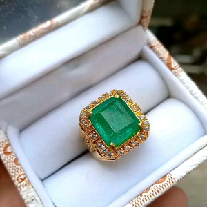 Cincin Batu Zamrud Rusia Super Mewah Elegan