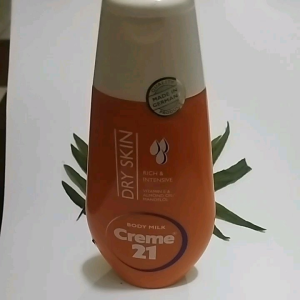 Creme 21 Body Milk Dry Skin Rich & Intensive Made In Germany Lotion untuk Kulit Kering 250 ml