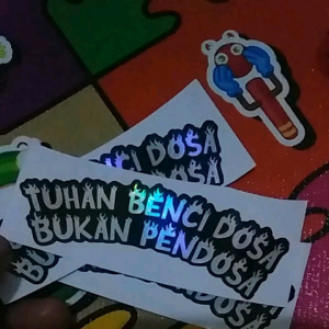 Toko Kami Menjual STICKER KATA KATA dengan Bahan Sticker HOLOGRAM LAMINASI GLOSSY dengan Ukuran 10x4 cm Isi Sticker 3pcs