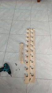 COD RAK STANDING DUDUKAN UNTUK PENYIMPANAN PERKAKAS KATANA PEDANG GOLOK DLL 5 TAHAP POLOS