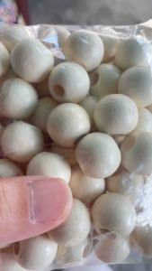 ลูกปัดไม้ ขนาดใหญ่ สีขาว 100กรัม ตกแต่งกระเป๋า งานฝีมือ wood bead white