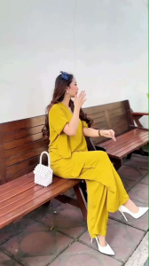 Setelan Nagita Crop Cargo Cringkel Leher V: Gaya Kasual & Kenyamanan