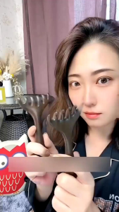 Sisir Pijat Kulit Kepala Modern Mengurangi Stres Tubuh dan Meningkatkan Sirkulasi Kulit Kepala dan Leher