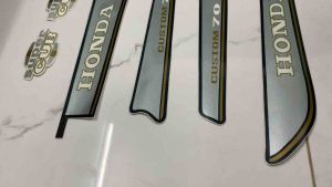 Bộ tem Custom 70 hàng nhập Thái Lan chất lượng cao dành trang trí riêng cho dòng xe này tem in lụa loại cao cấp zin theo xe lên màu ánh kim màu sắc cực đẹp và bền giá bán cực tốt bán lẻ như bán sỉ