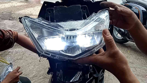 Headlamp Reflektor & Lampu Depan Motor Beat
