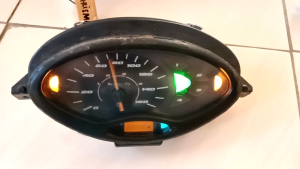 Perangkat Pengukur Kecepatan & Kilometer: Speedometer Odometer Original