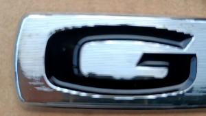 Emblem logo G mobil Toyota AVANZA LAMA warna CHROME sudah dilengkapi dengan perekat sehingga bisa langsung di pasang car aksesoris