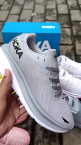 Sepatu Olahraga Wanita Hoka Clifton 8 Terbaru: Sepatu Running Women yang Berkualitas