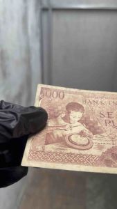 Uang Kertas 1000 Rupiah 1958 MERAH Seri Pekerja Koleksi Kuno