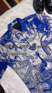 WIJAYA kemeja batik pria slimfit lengan panjang