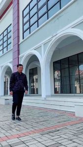 PRABU kemeja batik pria slimfit lengan panjang