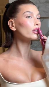 Kiki | Rhode peptide lip tint