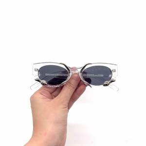[F34] แว่นกันแดดกรอบใส ดีเทลงู เลนส์ UV400 สวยมากกกกก
