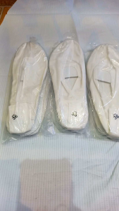 Giày tập múa truyền thống thể thao gồm các size ( từ 30-44 )