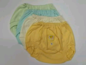 Celana Pop Bayi Merk I-oL Baby - 3Pcs - Model Lubang Kaki Depan - Bahan Katun Kaos Halus dan Lembut - Warna Warni Soft - Karet Pinggang Lentur - Terhindar dari Tercemar