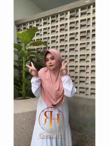 𝐑𝐢𝐬𝐚𝐧𝐢 𝐇𝐢𝐣𝐚𝐛: Jilbab Bergo Ped Tali Kepang Jersey & Hijab Tali Ropel Lonceng Dewasa