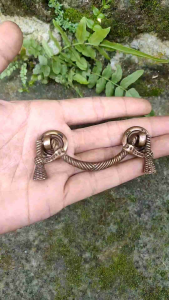 Tarikan Laci Kuningan Antik Motif Tali Tampar 2 Pcs