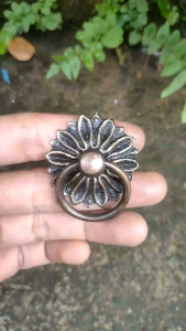 Tarikan Laci Tarikan Lemari Kuningan Motif Lerek Antik 4 cm 1 Pcs