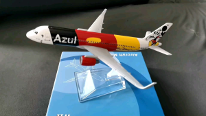 Azul Airlines Mickey Mouse A320 6 inches Diecast Airbus Airplane Model with Display Stand for Collection