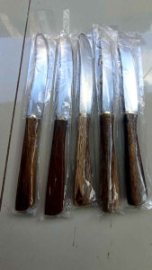 Pisau Dapur Galonggong Gagang Kayu: Pilihan Tepat Untuk Ibu Rumah Tangga