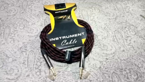 Roxtone Silent Guitar Cable 5meters w/ breaded wire